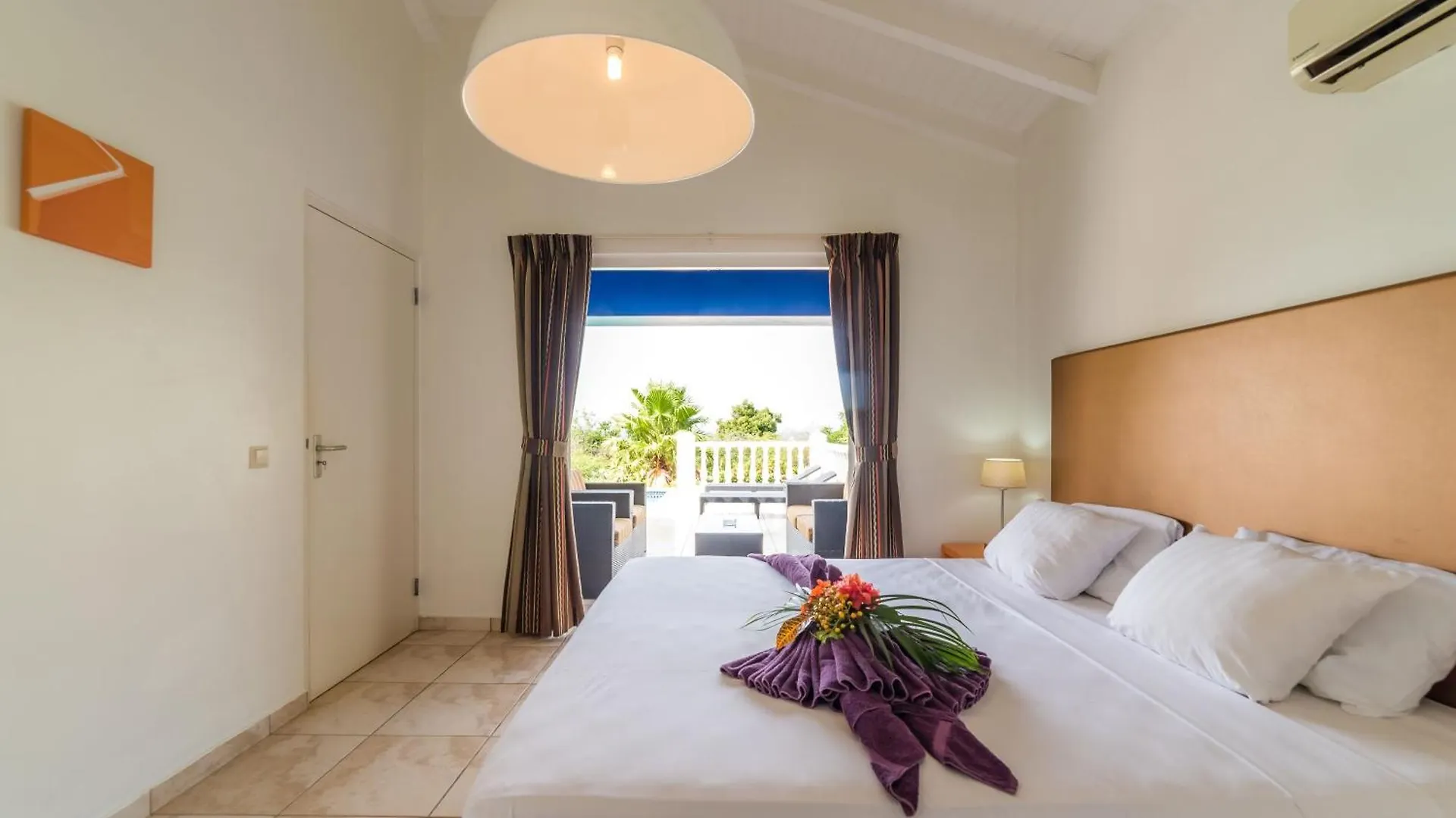 Coral Estate Rentals 3*, Willibrordus