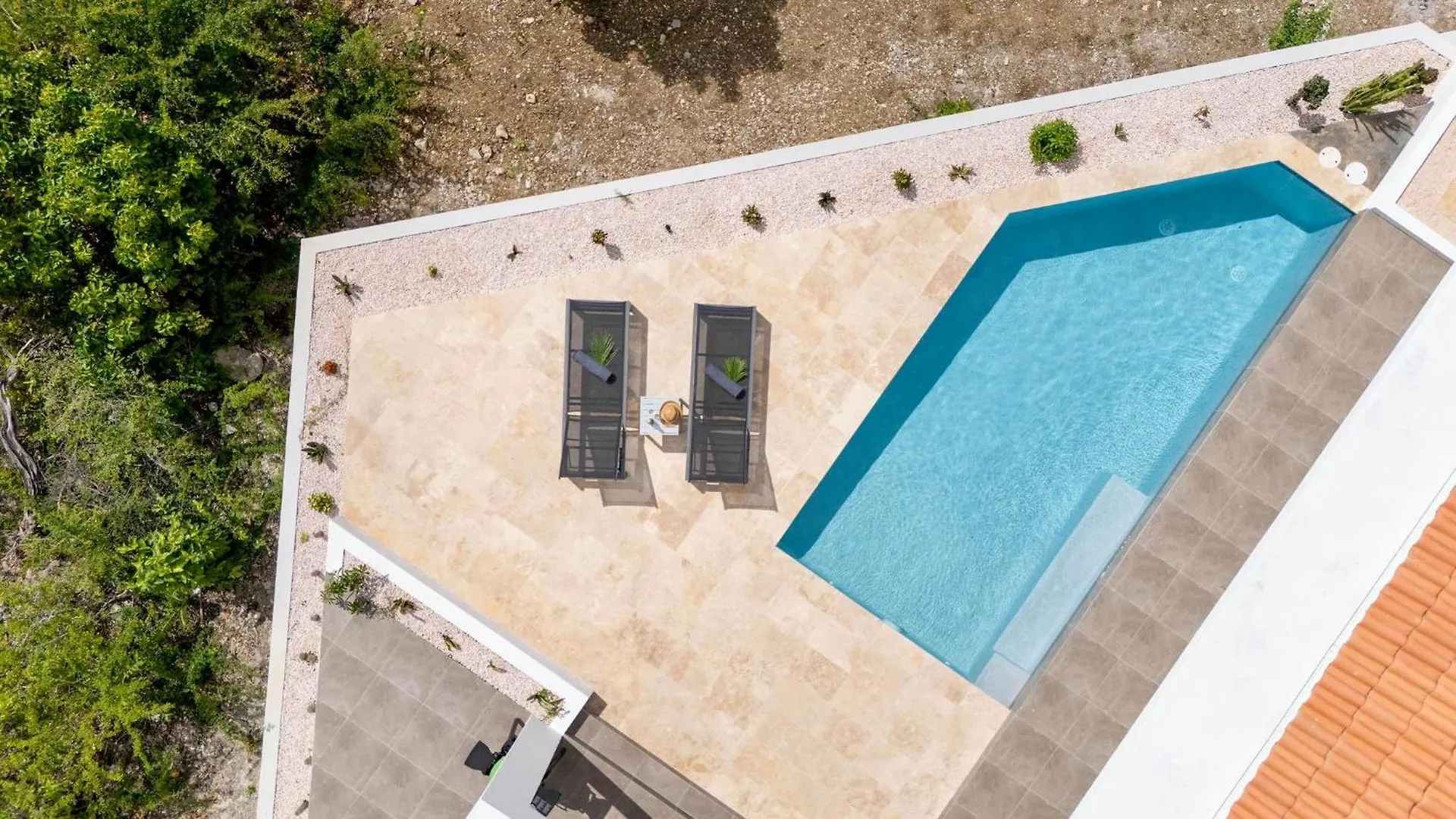 Coral Estate Rentals 3*, Willibrordus